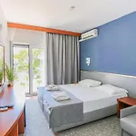 Hotel Lumbarda 3*