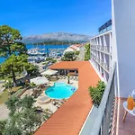 Otel Hotel Lumbarda 3*