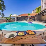 Hotel Lumbarda Hotel 3*