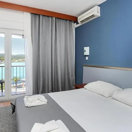 Hotel Lumbarda Hotel 3*
