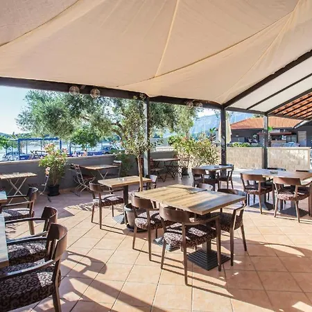 Hotel Lumbarda فندق لومباردا