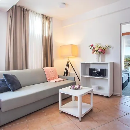 Hotel Lumbarda Hotel 3*