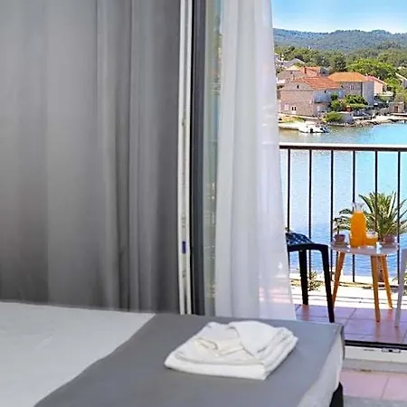Hotel Lumbarda Hotel