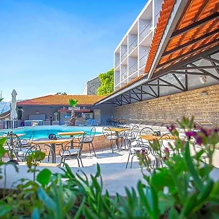 Hotel Lumbarda 호텔 룸바르다