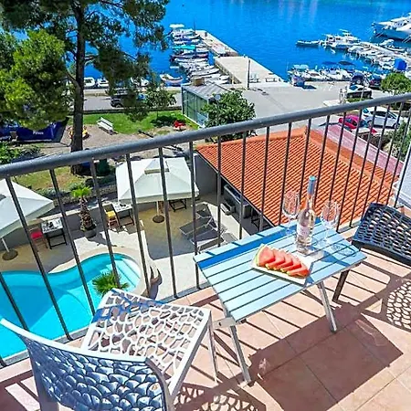 Hotel Lumbarda