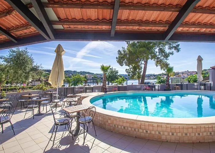 Hotel Lumbarda 3* Lumbarda