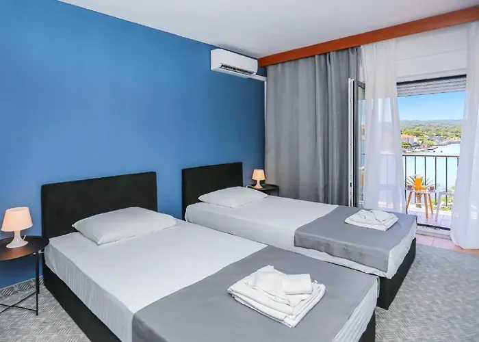 Hotel Lumbarda 3* Lumbarda