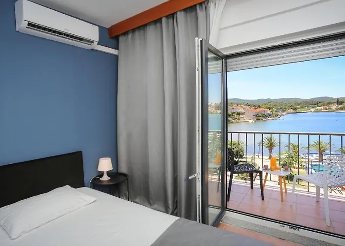 Hotel Lumbarda 3* Lumbarda